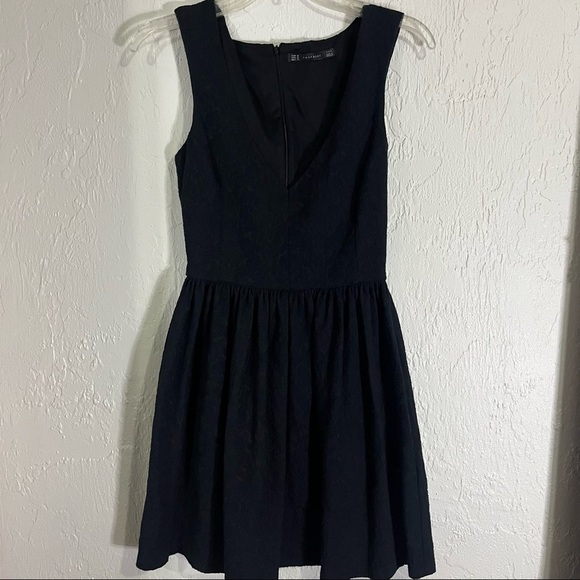 𝅺ZARA Black Fit and Flare Dress Size M - Picture 2 of 8